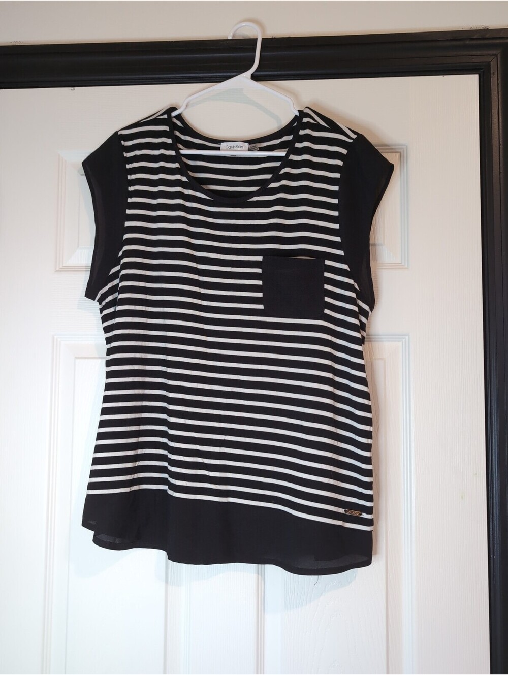 XL CK black and white striped tee